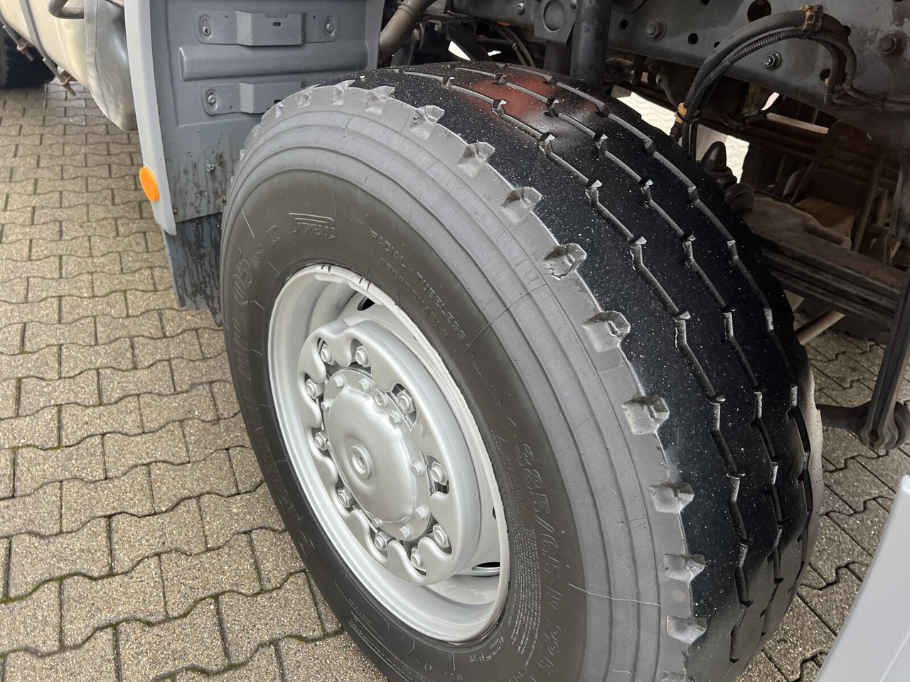 Mercedes-Benz Axor 1833 AK 4x4 Axor 1833 AK 4x4, Winterdienstausstattung - Camion basculantă: Foto 5 Mercedes-Benz Axor 1833 AK 4x4 Axor 1833 AK 4x4, Winterdienstausstattung - Camion basculantă: Foto 5