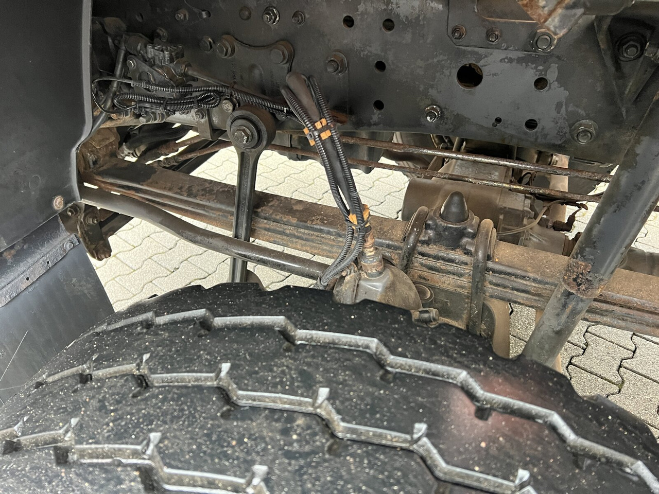 Mercedes-Benz Axor 1833 AK 4x4 Axor 1833 AK 4x4, Winterdienstausstattung - Camion basculantă: Foto 2 Mercedes-Benz Axor 1833 AK 4x4 Axor 1833 AK 4x4, Winterdienstausstattung - Camion basculantă: Foto 2