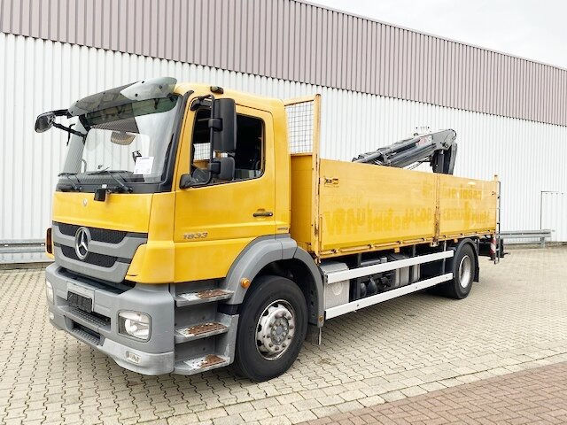 Mercedes-Benz Axor 1833 L 4x2 Axor 1833 L 4x2 mit Heckkran Hiab XS 133 K-2 - Camion cu macara, Camion platformă: Foto 1 Mercedes-Benz Axor 1833 L 4x2 Axor 1833 L 4x2 mit Heckkran Hiab XS 133 K-2 - Camion cu macara, Camion platformă: Foto 1