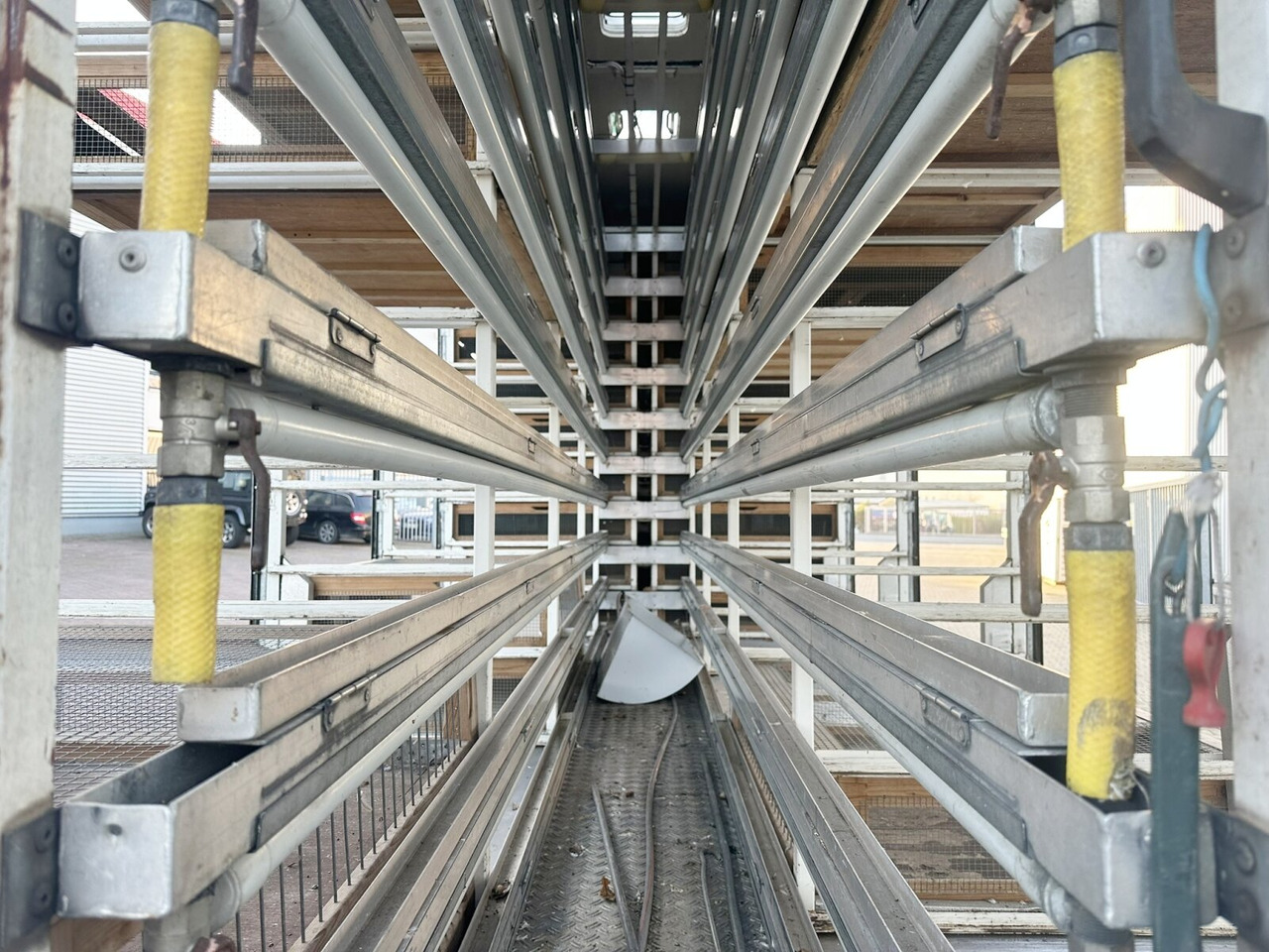 Mercedes-Benz LK 817 4x2 LK 817 4x2, Taubentransporter - Camion furgon: Foto 5 Mercedes-Benz LK 817 4x2 LK 817 4x2, Taubentransporter - Camion furgon: Foto 5