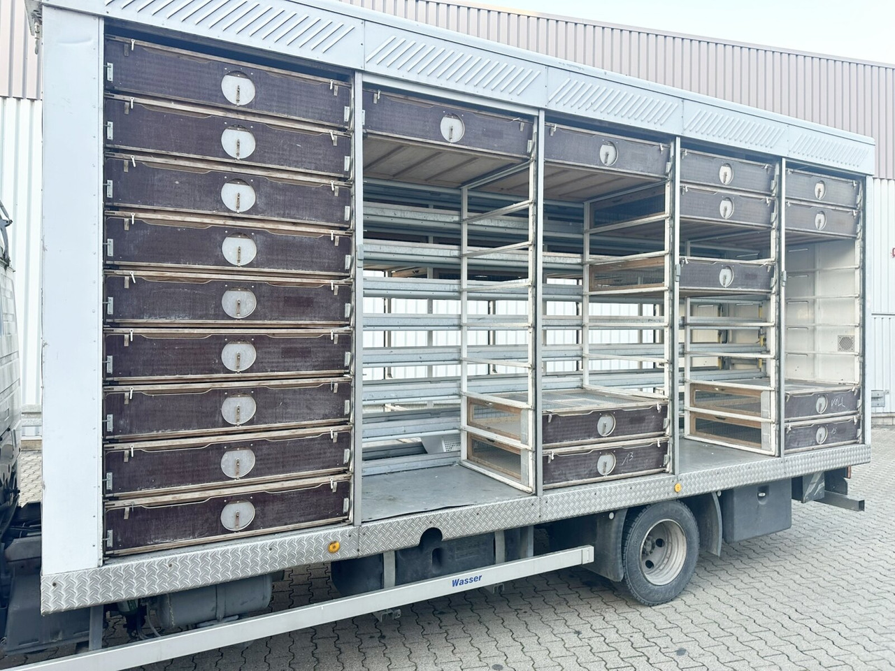 Mercedes-Benz LK 817 4x2 LK 817 4x2, Taubentransporter - Camion furgon: Foto 4 Mercedes-Benz LK 817 4x2 LK 817 4x2, Taubentransporter - Camion furgon: Foto 4