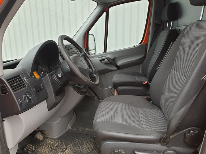 Dubă Mercedes-Benz Sprinter 313 KA 4x2 Sprinter 313 KA 4x2: Foto 14 Dubă Mercedes-Benz Sprinter 313 KA 4x2 Sprinter 313 KA 4x2: Foto 14