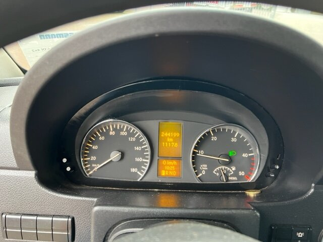 Mercedes-Benz Sprinter 515 CDI 4x2 Sprinter 515 CDI 4x2 - Dubă: Foto 5 Mercedes-Benz Sprinter 515 CDI 4x2 Sprinter 515 CDI 4x2 - Dubă: Foto 5