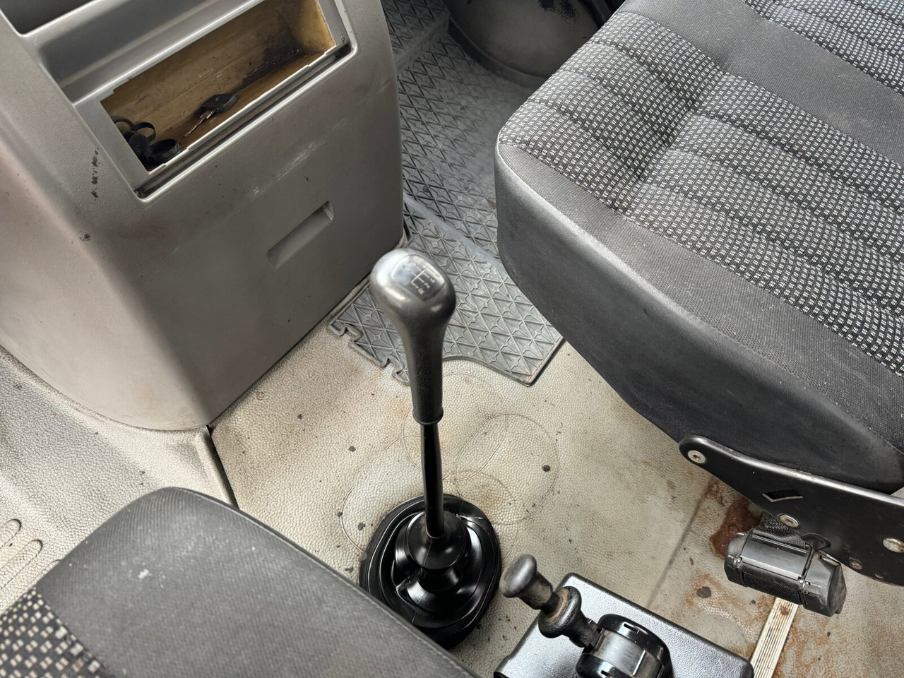 Autoutilitară basculantă, Autoutilitară cabină dublă Mercedes-Benz Vario 816 D 4x2 Doka Vario 816 D 4x2 Doka, 2x AHK, Meiller Kipper, Ex-Stadtverwaltung: Foto 4