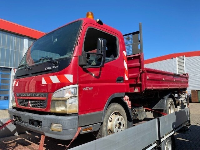 Camion basculantă Mitsubishi Canter Fuso 7C15D 4x2 Canter Fuso 7C15D 4x2, Wasserschaden!: Foto 6
