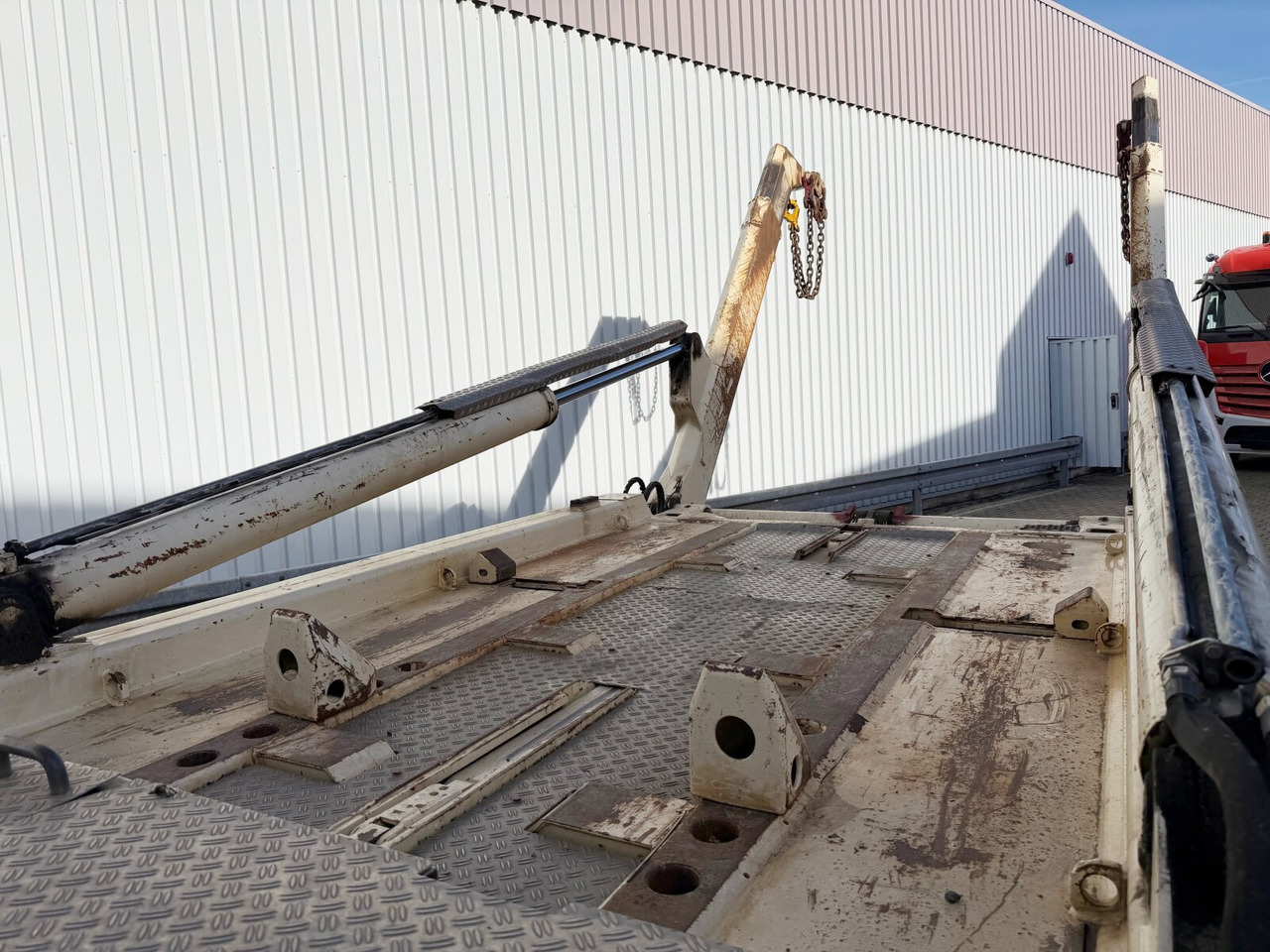 Scania P 320/400 6x2-4 P 320/400 6x2-4, Lenk-/Liftachse, Tele-Absetzanlage, Funk - Camion container de gunoi: Foto 2 Scania P 320/400 6x2-4 P 320/400 6x2-4, Lenk-/Liftachse, Tele-Absetzanlage, Funk - Camion container de gunoi: Foto 2