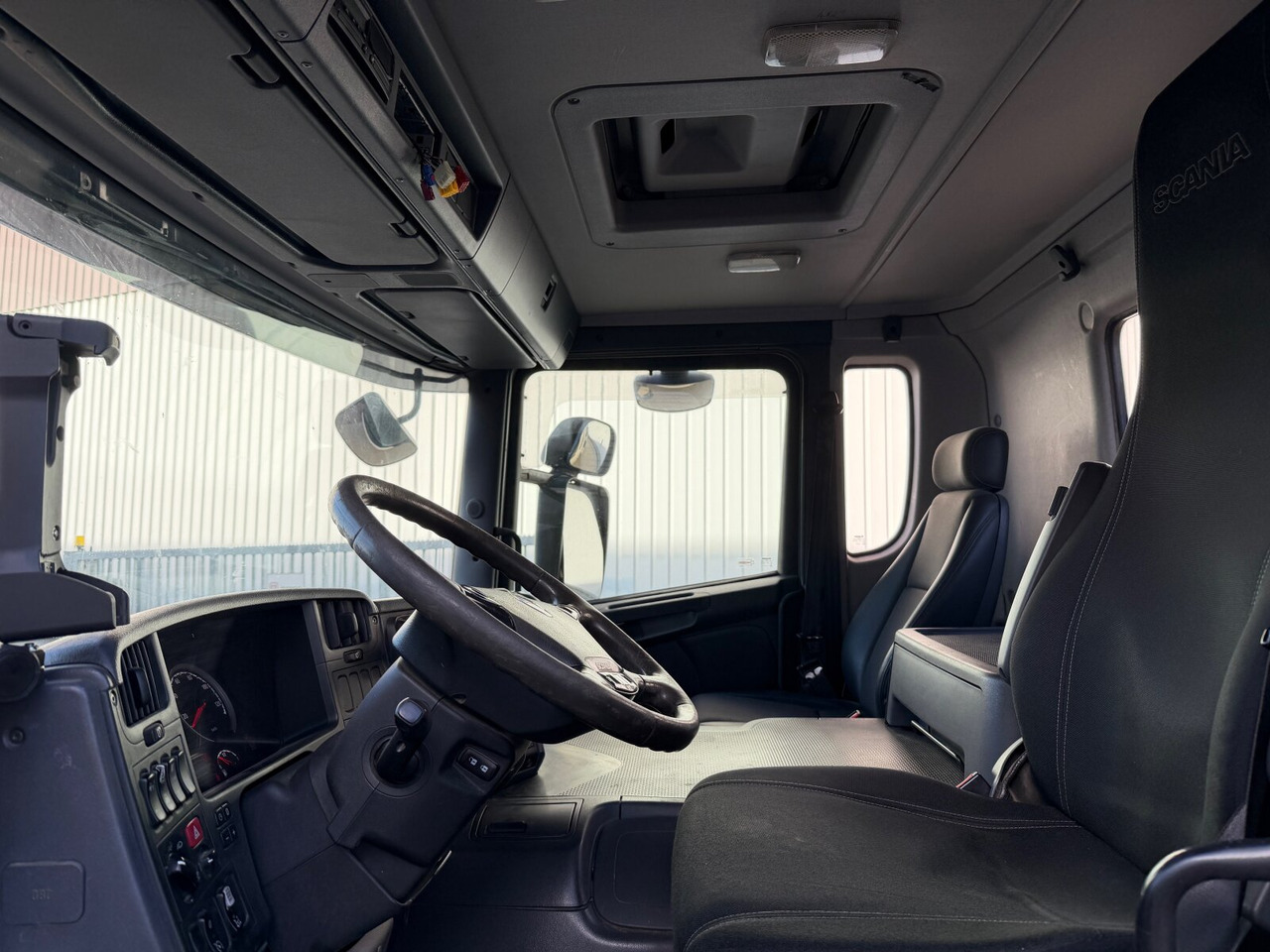 Scania P 320/400 6x2-4 P 320/400 6x2-4, Lenk-/Liftachse, Tele-Absetzanlage, Funk - Camion container de gunoi: Foto 3 Scania P 320/400 6x2-4 P 320/400 6x2-4, Lenk-/Liftachse, Tele-Absetzanlage, Funk - Camion container de gunoi: Foto 3