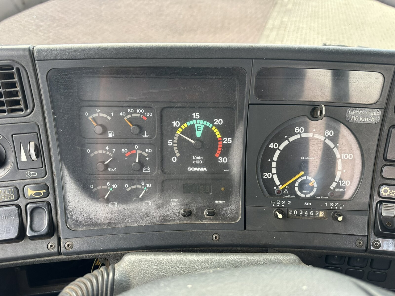 Scania P93 HK 250 6x4L P93 HK 250 6x4L, Abrollkipper - Camion cu cârlig: Foto 5 Scania P93 HK 250 6x4L P93 HK 250 6x4L, Abrollkipper - Camion cu cârlig: Foto 5