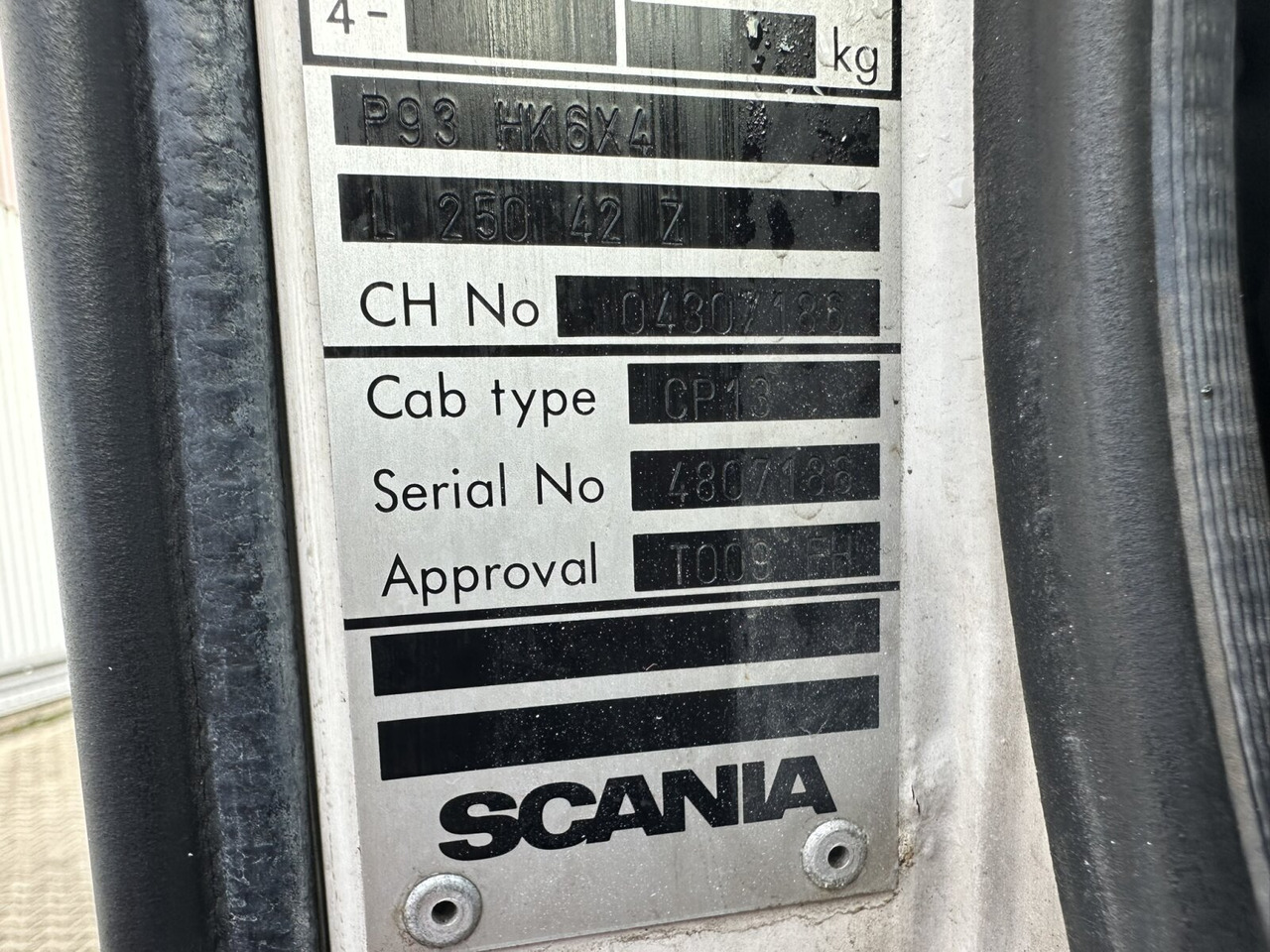 Scania P93 HK 250 6x4L P93 HK 250 6x4L - Camion şasiu: Foto 2 Scania P93 HK 250 6x4L P93 HK 250 6x4L - Camion şasiu: Foto 2