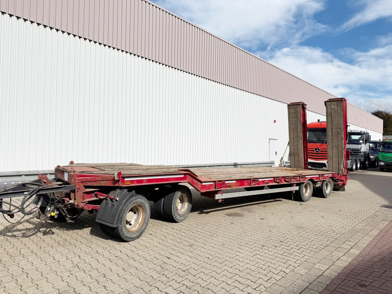 T 4 Komapkt 40.0 T 4 Kompakt 40.0, Verbr. auf 3m, hydr. Rampen - Remorcă transport agabaritic: Foto 1 T 4 Komapkt 40.0 T 4 Kompakt 40.0, Verbr. auf 3m, hydr. Rampen - Remorcă transport agabaritic: Foto 1