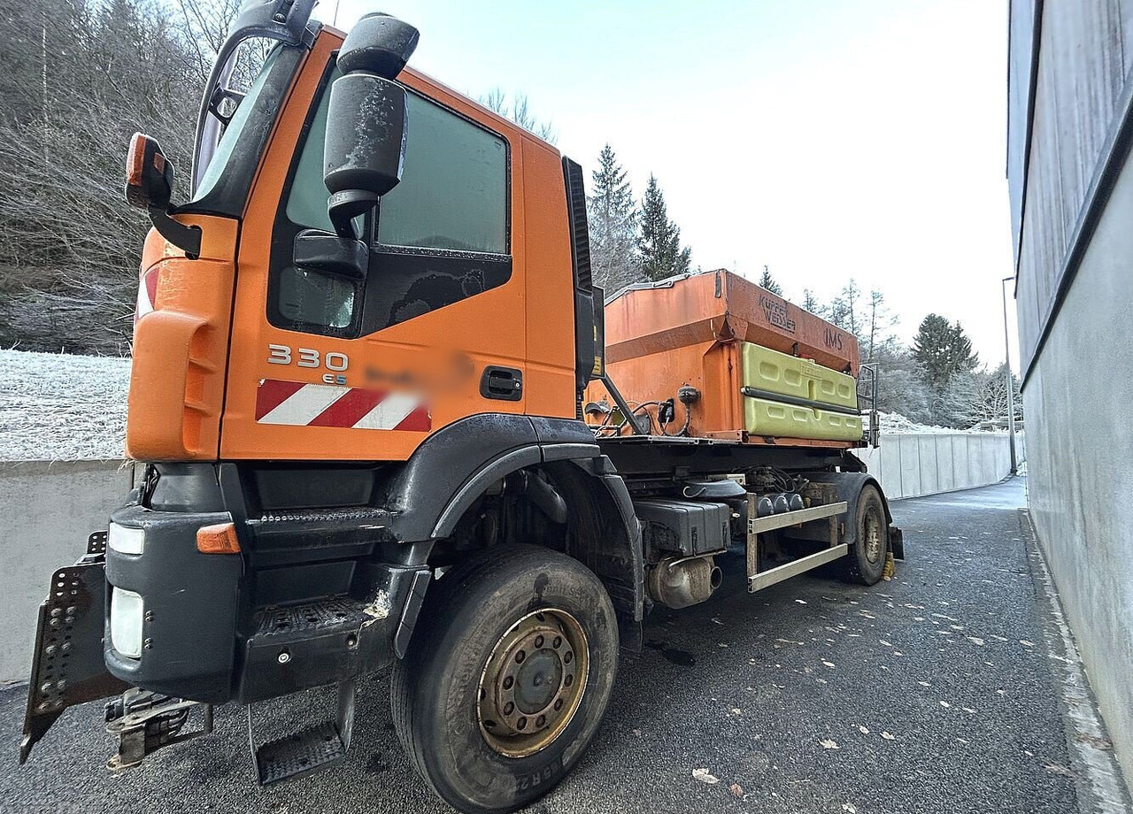 Trakker AD190T33WP 4x4 Trakker AD190T33WP 4x4, Winterdienstausstattung - Camion cu cârlig: Foto 2 Trakker AD190T33WP 4x4 Trakker AD190T33WP 4x4, Winterdienstausstattung - Camion cu cârlig: Foto 2
