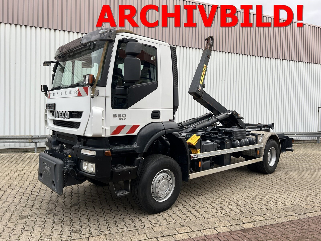 Trakker AD190T33WP 4x4 Trakker AD190T33WP 4x4, Winterdienstausstattung - Camion cu cârlig: Foto 1 Trakker AD190T33WP 4x4 Trakker AD190T33WP 4x4, Winterdienstausstattung - Camion cu cârlig: Foto 1