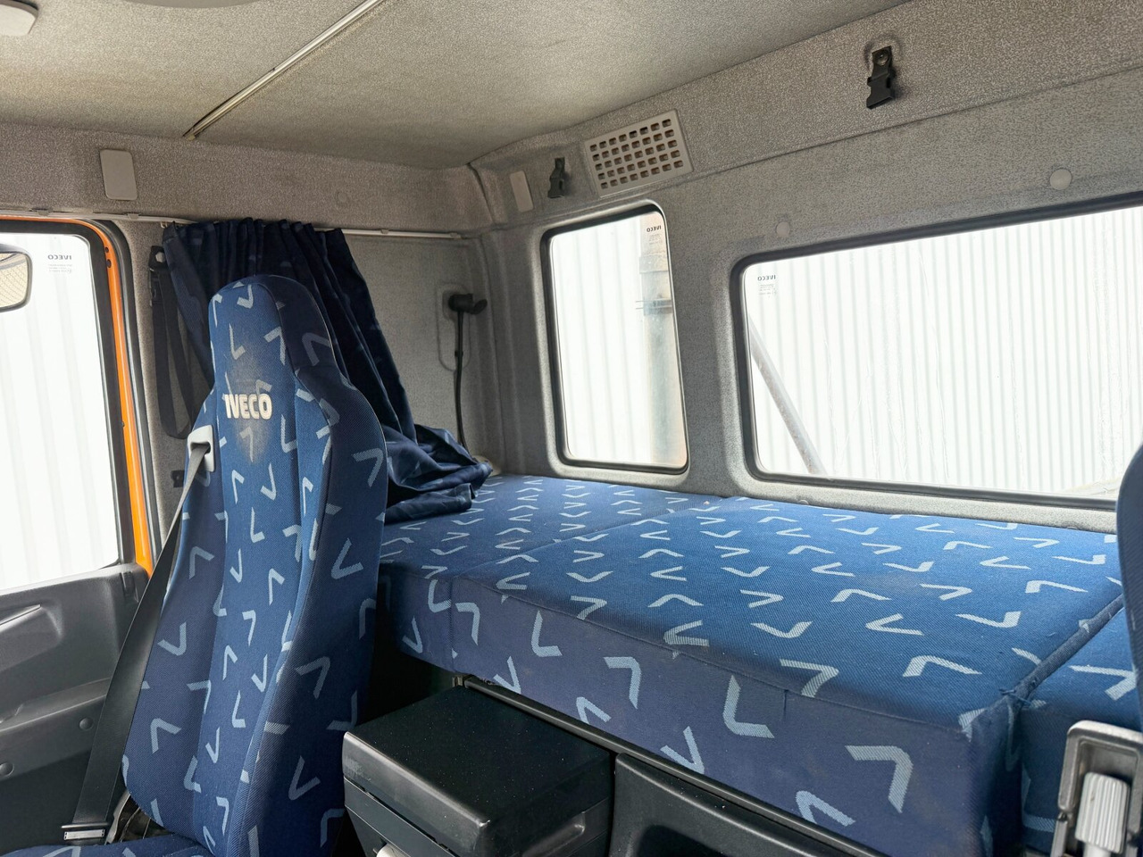 Trakker AT190T33W/P 4x4 Trakker AT190T33W/P 4x4, Winterdienstausstattung - Camion cu cârlig: Foto 5 Trakker AT190T33W/P 4x4 Trakker AT190T33W/P 4x4, Winterdienstausstattung - Camion cu cârlig: Foto 5