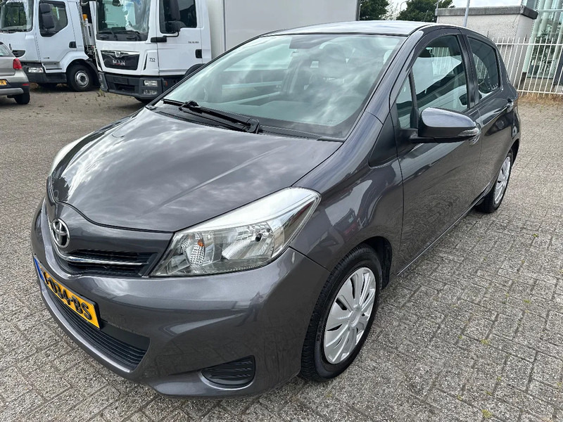 Toyota Yaris 1.4 D + NAVI + AIRCO + REAR CAMERA + APK / TUV + MARGE - Hatchback: Foto 1 Toyota Yaris 1.4 D + NAVI + AIRCO + REAR CAMERA + APK / TUV + MARGE - Hatchback: Foto 1