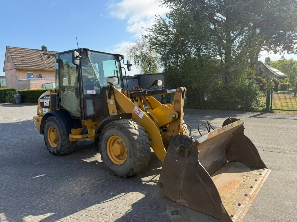 CAT 906M 1831h - Încărcător frontal pe pneuri: Foto 4 CAT 906M 1831h - Încărcător frontal pe pneuri: Foto 4