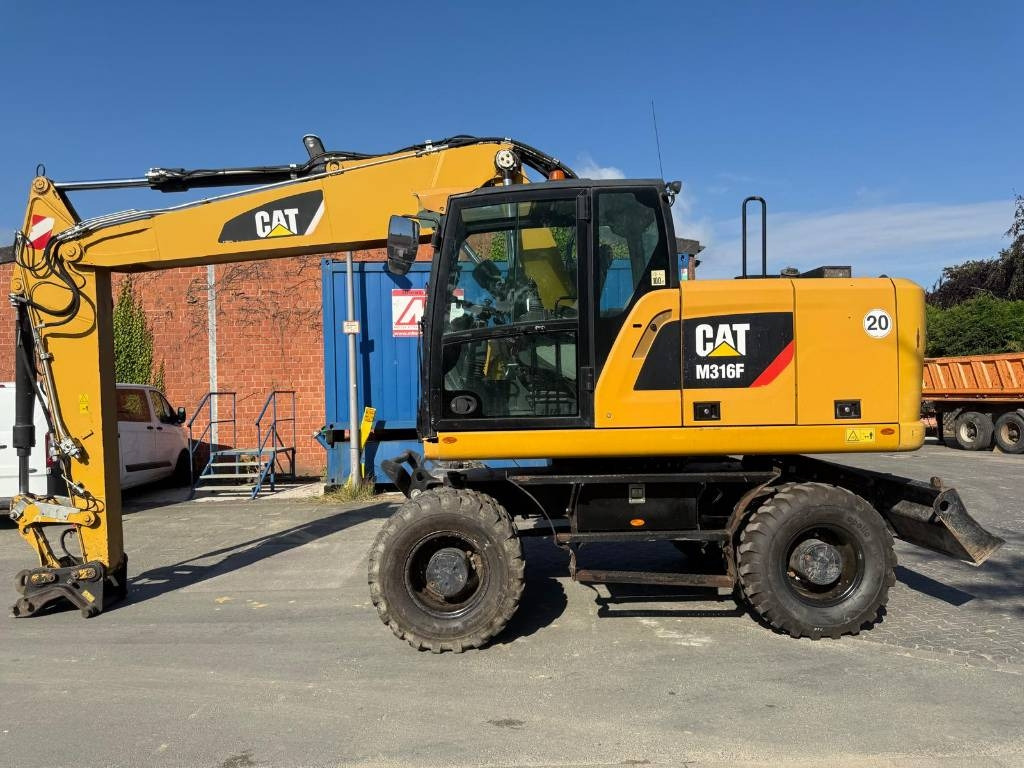 CAT M 316F - Excavator pe roţi: Foto 1 CAT M 316F - Excavator pe roţi: Foto 1