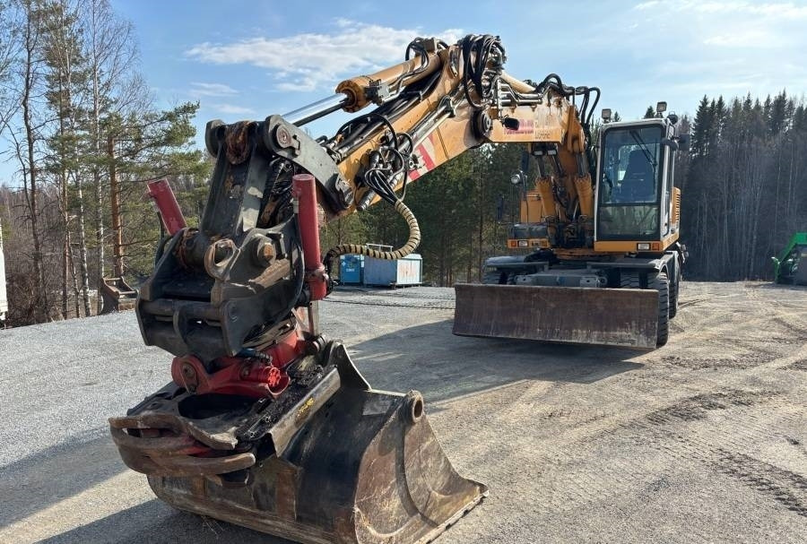 Liebherr A 914 Litronic A2-PL Tiltrotator 30Km/h - Excavator pe roţi: Foto 5 Liebherr A 914 Litronic A2-PL Tiltrotator 30Km/h - Excavator pe roţi: Foto 5