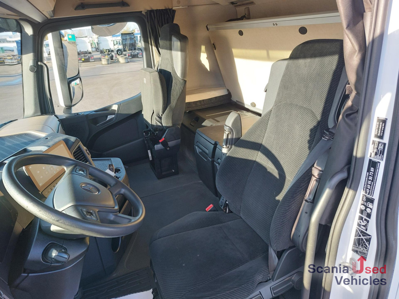 MERCEDES-BENZ 1845L Plane/Edscha NUR KOMPLETT m. ANH.!!! - Camion cu prelată: Foto 5 MERCEDES-BENZ 1845L Plane/Edscha NUR KOMPLETT m. ANH.!!! - Camion cu prelată: Foto 5