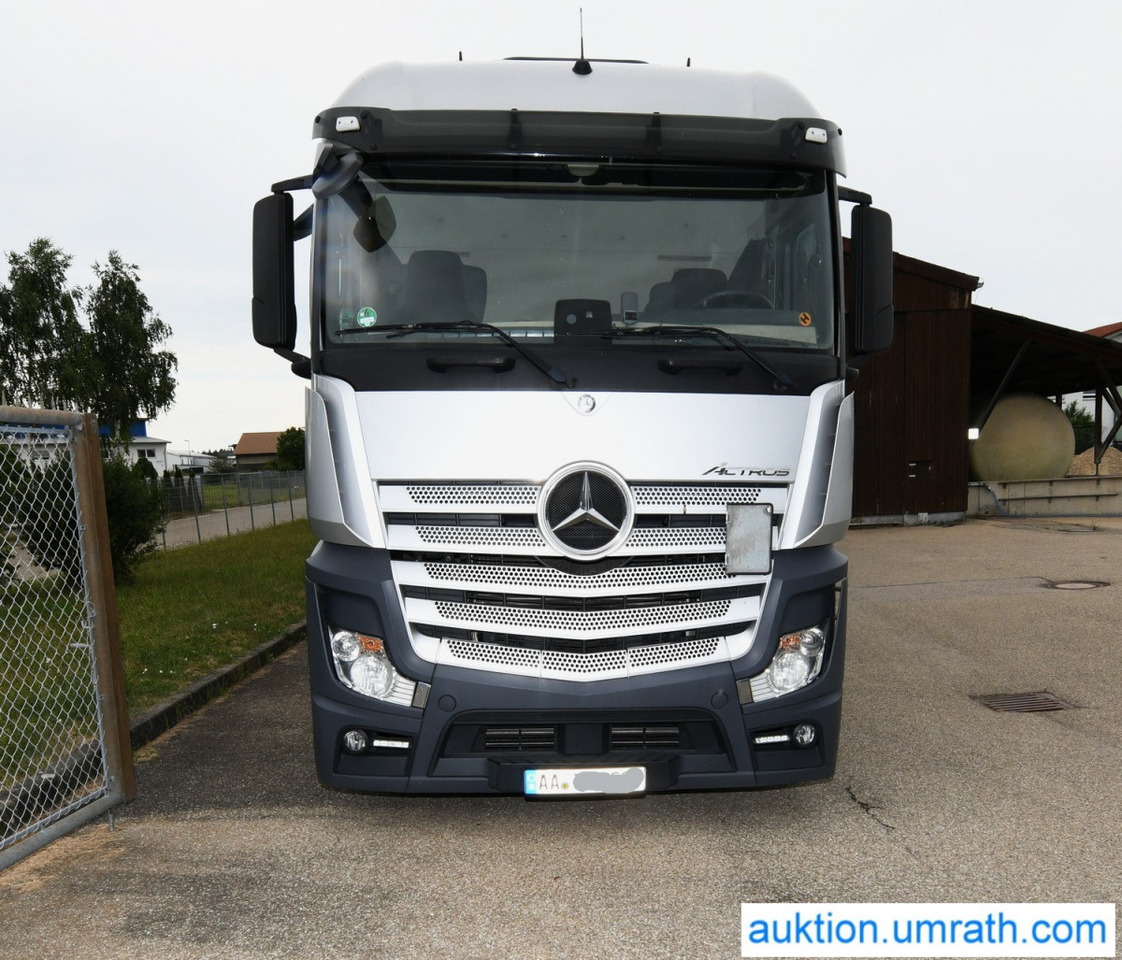 Mercedes Benz Actros DB 1842 LS Sattelzugmaschine EURO 6 StreamSpace LowLiner Klimaautomatik Automatikgetriebe Navi - Cap tractor: Foto 2 Mercedes Benz Actros DB 1842 LS Sattelzugmaschine EURO 6 StreamSpace LowLiner Klimaautomatik Automatikgetriebe Navi - Cap tractor: Foto 2