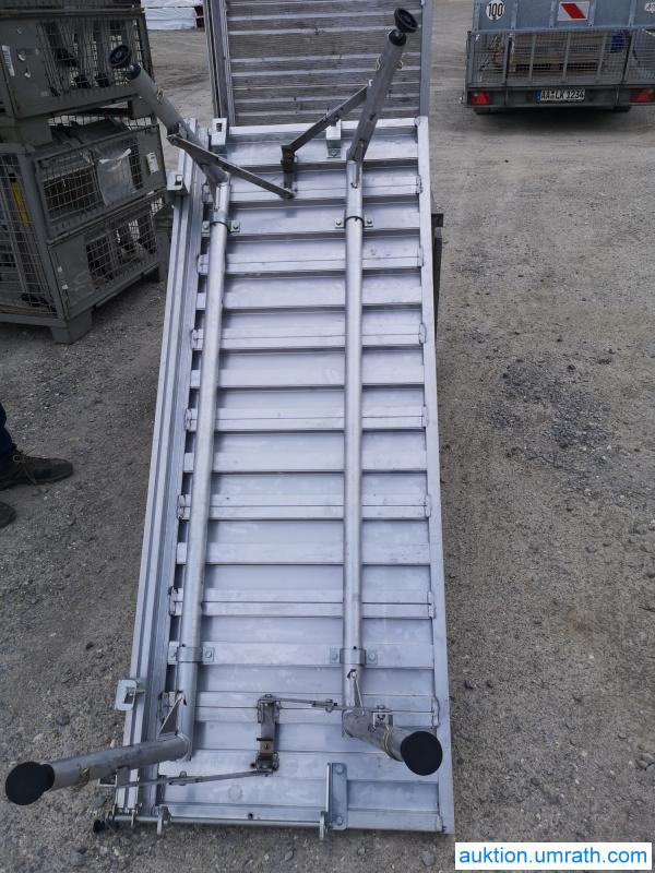 Posten Konvolut Zarges Plattform Laufsteg Bühne Überstieg Gehsteig Sockel Treppen Aluminium hochwertig - Echipament de atelier: Foto 3 Posten Konvolut Zarges Plattform Laufsteg Bühne Überstieg Gehsteig Sockel Treppen Aluminium hochwertig - Echipament de atelier: Foto 3