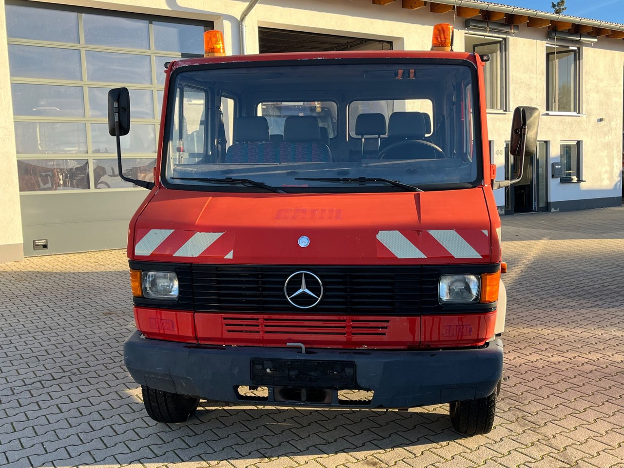 Mercedes-Benz 714D Doka Pritsche - Autoutilitară cu platformă, Autoutilitară cabină dublă: Foto 3 Mercedes-Benz 714D Doka Pritsche - Autoutilitară cu platformă, Autoutilitară cabină dublă: Foto 3
