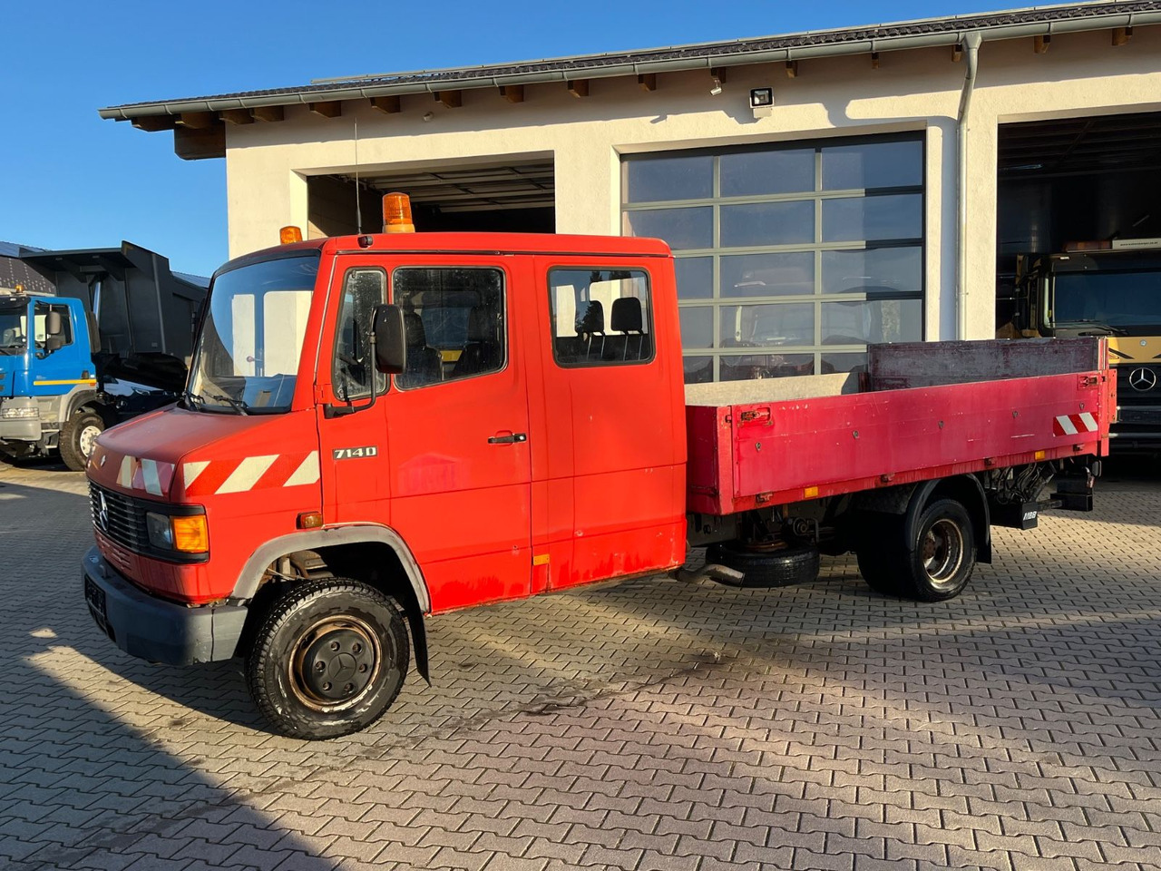Mercedes-Benz 714D Doka Pritsche - Autoutilitară cu platformă, Autoutilitară cabină dublă: Foto 4 Mercedes-Benz 714D Doka Pritsche - Autoutilitară cu platformă, Autoutilitară cabină dublă: Foto 4