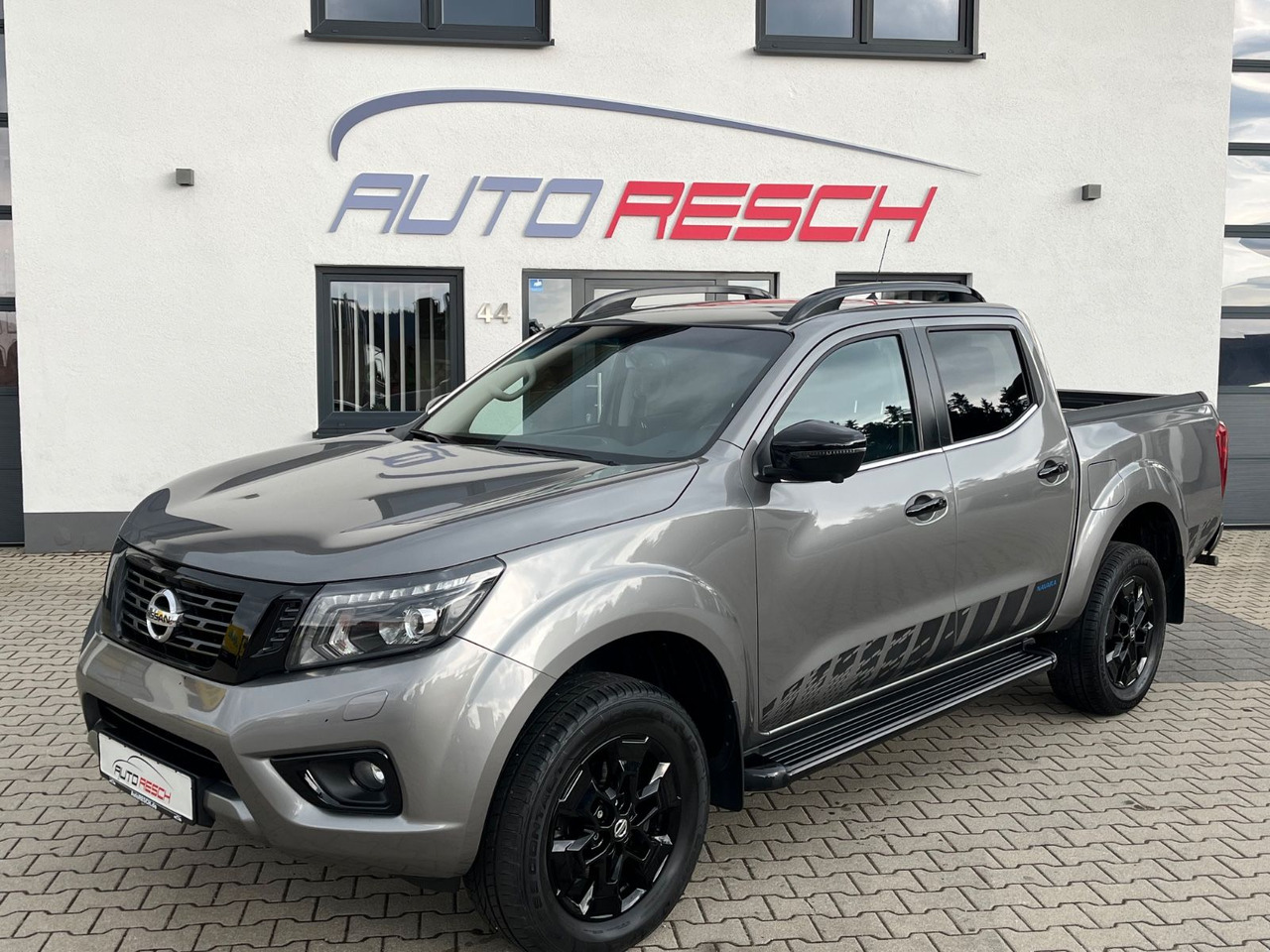 Nissan Navara NP300 N-Guard Double Cab 4x4 - SUV: Foto 4 Nissan Navara NP300 N-Guard Double Cab 4x4 - SUV: Foto 4
