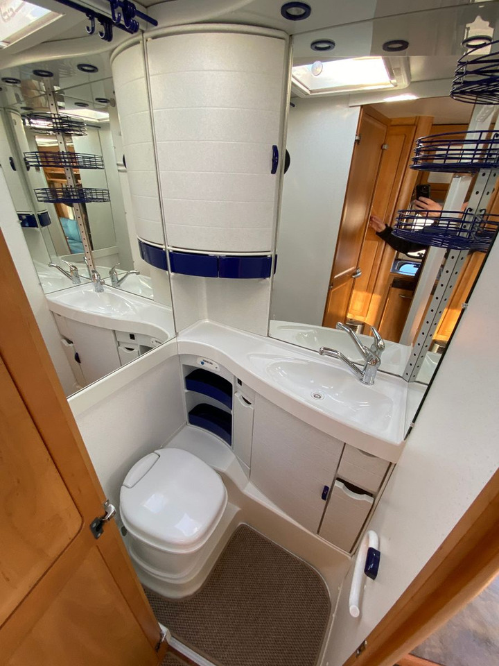 Rulotă HYMER / ERIBA / HYMERCAR Nova 530 Swing mit Längsbetten und Moser, top Zu: Foto 13 Rulotă HYMER / ERIBA / HYMERCAR Nova 530 Swing mit Längsbetten und Moser, top Zu: Foto 13