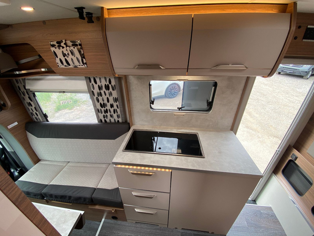 Autorulotă semi-integrată Knaus Tourer Van 500 LT, slide Bett, 4 P. Zulassung: Foto 14