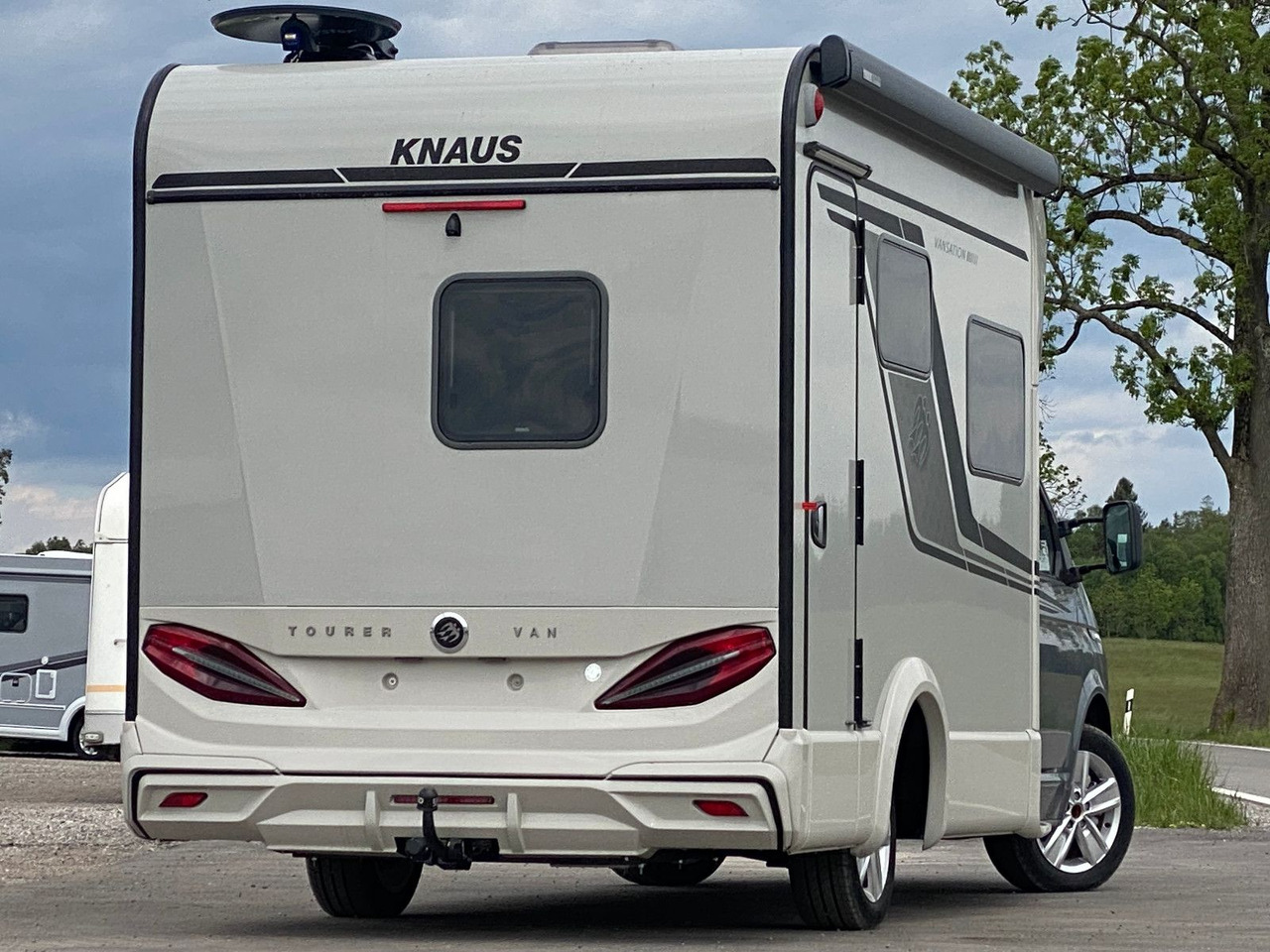 Knaus Tourer Van 500 LT, slide Bett, 4 P. Zulassung - Autorulotă semi-integrată: Foto 5 Knaus Tourer Van 500 LT, slide Bett, 4 P. Zulassung - Autorulotă semi-integrată: Foto 5