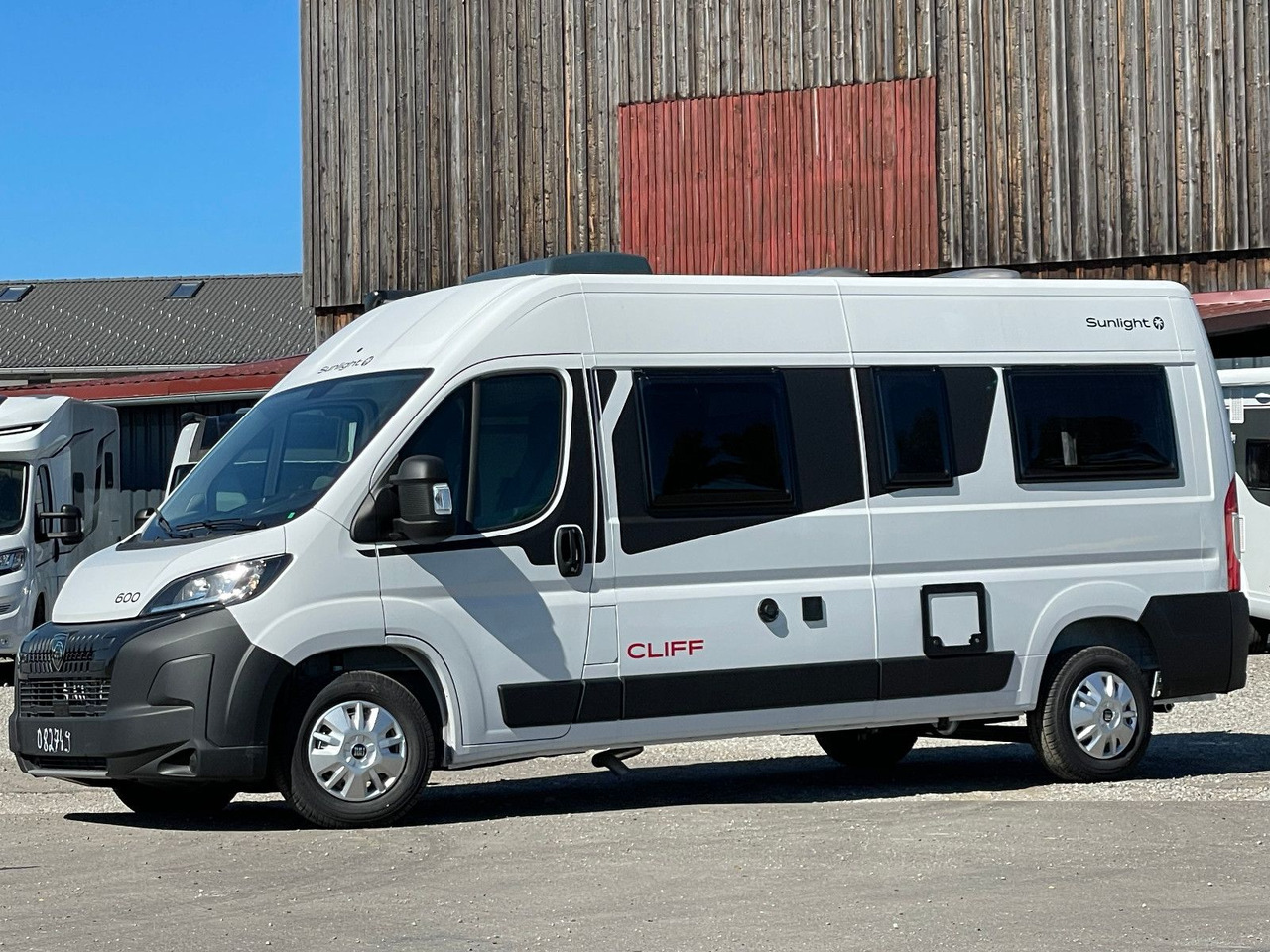 Sunlight Camper Van Cliff 600 Entry, mit AHK und Navi+RfK - Camper van: Foto 1 Sunlight Camper Van Cliff 600 Entry, mit AHK und Navi+RfK - Camper van: Foto 1
