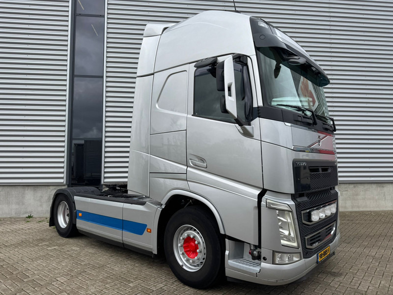 Volvo FH 460 XL / I-Park Cool / 2 Tanks / TUV: 10-2026 / NL Truck - Cap tractor: Foto 2 Volvo FH 460 XL / I-Park Cool / 2 Tanks / TUV: 10-2026 / NL Truck - Cap tractor: Foto 2