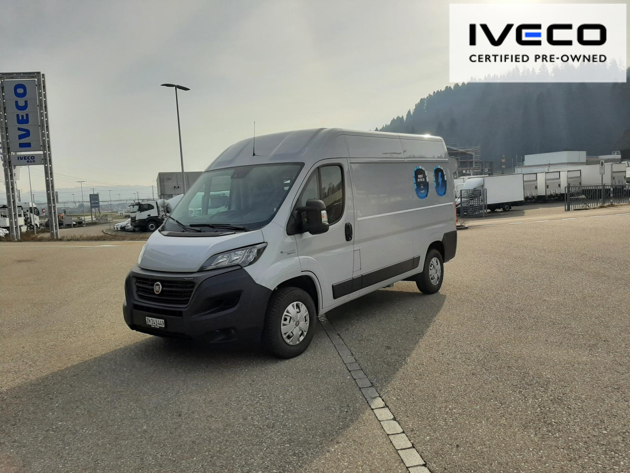 FIAT e-Ducato L2H2 teilverglast (47-kWh) - Dubă, Autoutilitară electrică: Foto 1 FIAT e-Ducato L2H2 teilverglast (47-kWh) - Dubă, Autoutilitară electrică: Foto 1