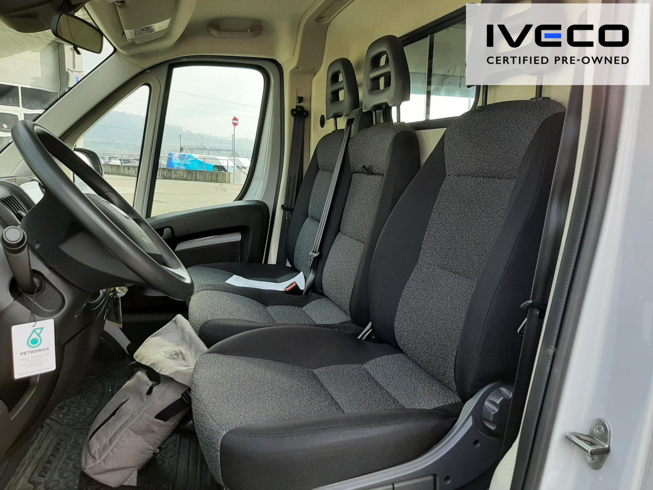 FIAT e-Ducato L2H2 teilverglast (47-kWh) - Dubă, Autoutilitară electrică: Foto 3 FIAT e-Ducato L2H2 teilverglast (47-kWh) - Dubă, Autoutilitară electrică: Foto 3