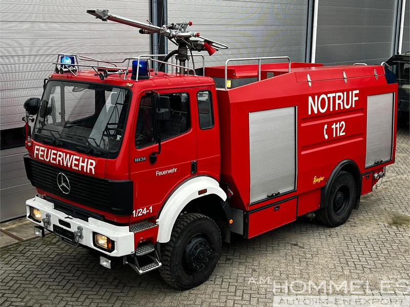 Mercedes-Benz 1831 AK 4x4 - Autospeciala de stins incendii: Foto 3 Mercedes-Benz 1831 AK 4x4 - Autospeciala de stins incendii: Foto 3