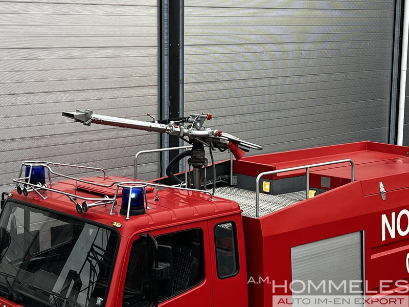 Mercedes-Benz 1831 AK 4x4 - Autospeciala de stins incendii: Foto 4 Mercedes-Benz 1831 AK 4x4 - Autospeciala de stins incendii: Foto 4