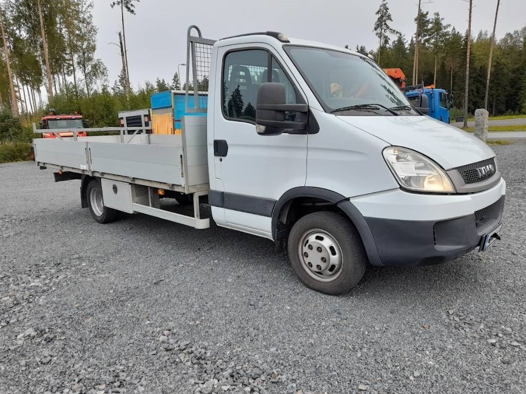 Iveco Daily 40 C18 automat - Autoutilitară cu platformă: Foto 3 Iveco Daily 40 C18 automat - Autoutilitară cu platformă: Foto 3