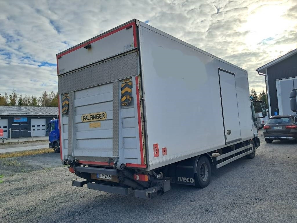 Iveco Eurocargo 100 E21 - Camion furgon: Foto 4 Iveco Eurocargo 100 E21 - Camion furgon: Foto 4