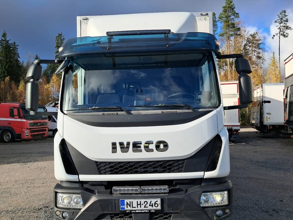 Iveco Eurocargo 100 E21 - Camion furgon: Foto 3 Iveco Eurocargo 100 E21 - Camion furgon: Foto 3
