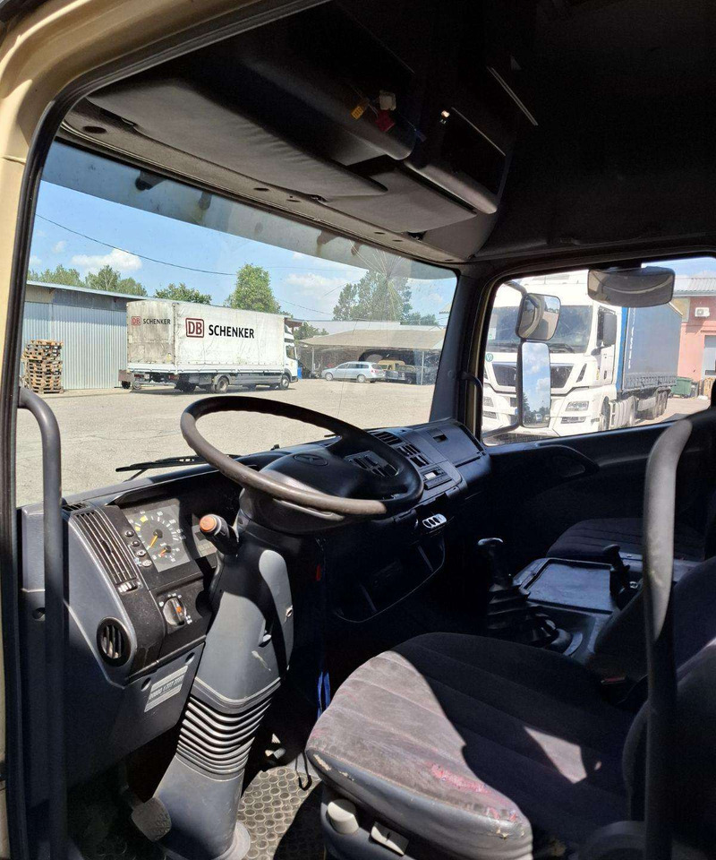 Mercedes-Benz Atego - Camion cu prelată: Foto 4 Mercedes-Benz Atego - Camion cu prelată: Foto 4