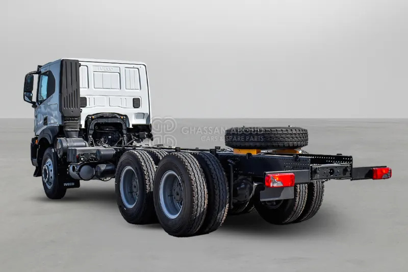 IVECO T-WAY AT380T47H 6X4 R24 TYRES CHASSIS - Barcelona Stock - Camion şasiu: Foto 3 IVECO T-WAY AT380T47H 6X4 R24 TYRES CHASSIS - Barcelona Stock - Camion şasiu: Foto 3