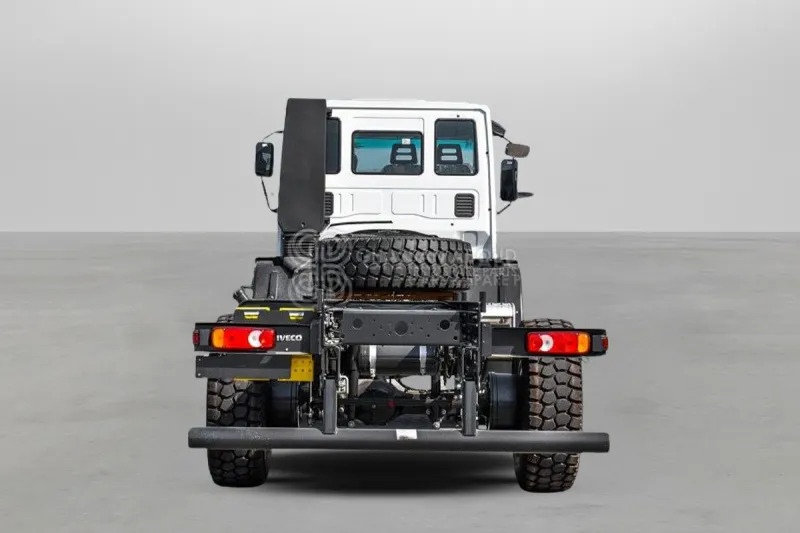 Iveco Euro Cargo ML150 4x4 Chassis - Camion şasiu: Foto 4 Iveco Euro Cargo ML150 4x4 Chassis - Camion şasiu: Foto 4