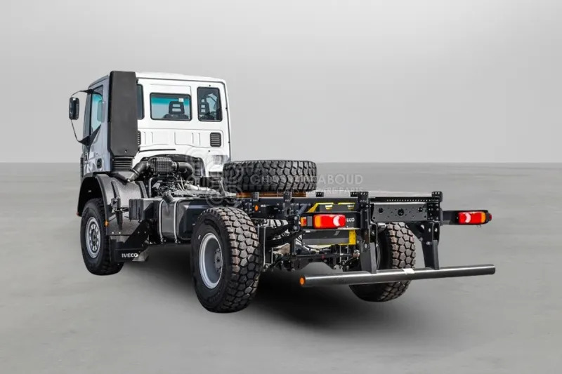 Iveco Euro Cargo ML150 4x4 Chassis - Camion şasiu: Foto 5 Iveco Euro Cargo ML150 4x4 Chassis - Camion şasiu: Foto 5