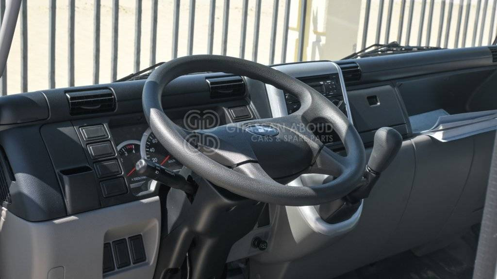 Interior photo 1: Camion şasiu MITSUBISHI CANTER CHASSIS,170L TANK (4×2) 4.2 TON DIESEL MY24