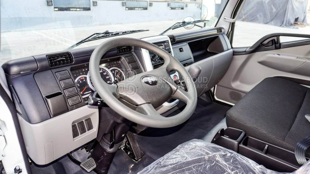 Interior photo 4: Camion şasiu MITSUBISHI CANTER CHASSIS PAYLOAD 5 TON APPROX SINGLE CAB WITH A/C 4X2 LIGHT DUTY MY2024