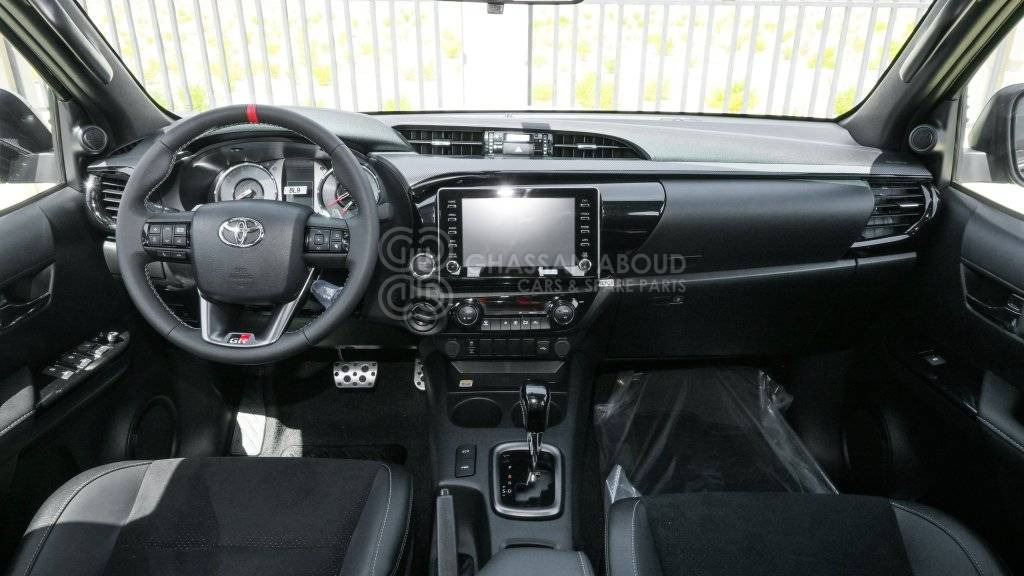 TOYOTA HILUX DC 2.8L DIESEL 4X4 GR-S A/T MY24 - Pick-up: Foto 5 TOYOTA HILUX DC 2.8L DIESEL 4X4 GR-S A/T MY24 - Pick-up: Foto 5
