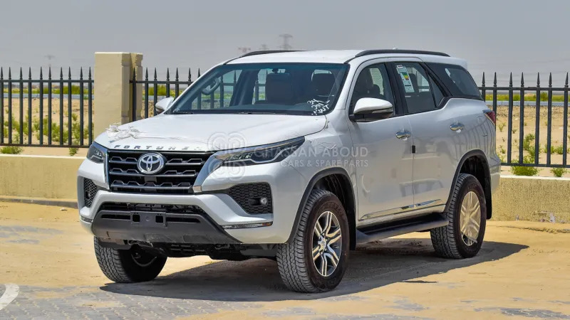 Toyota Fortuner  4x4 - SUV: Foto 1 Toyota Fortuner  4x4 - SUV: Foto 1