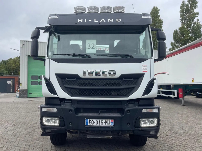 Iveco Trakker 410 PTO, RETARDER, 8x4 , 442000 km! - Cap tractor: Foto 2 Iveco Trakker 410 PTO, RETARDER, 8x4 , 442000 km! - Cap tractor: Foto 2