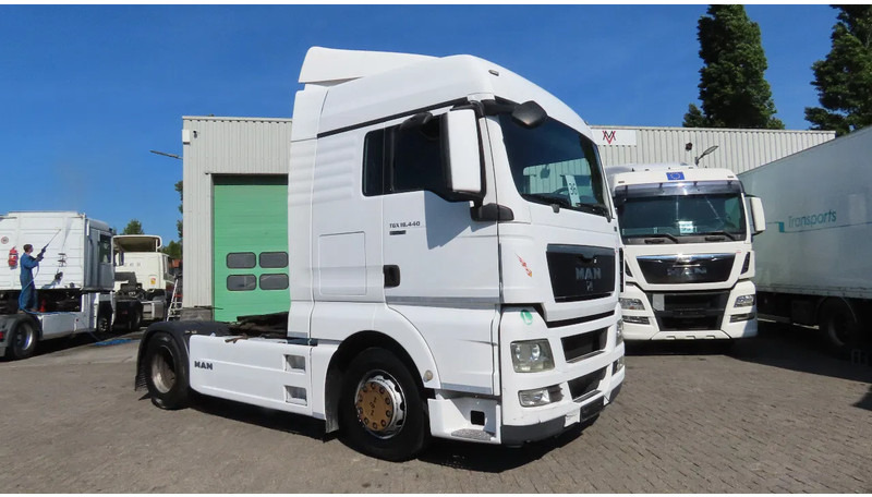 MAN TGX 18.440 Euro 5, Retarder, 2 tanks!! - Cap tractor: Foto 1 MAN TGX 18.440 Euro 5, Retarder, 2 tanks!! - Cap tractor: Foto 1