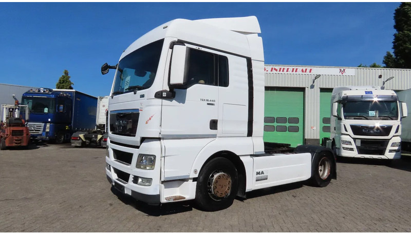 MAN TGX 18.440 Euro 5, Retarder, 2 tanks!! - Cap tractor: Foto 3 MAN TGX 18.440 Euro 5, Retarder, 2 tanks!! - Cap tractor: Foto 3